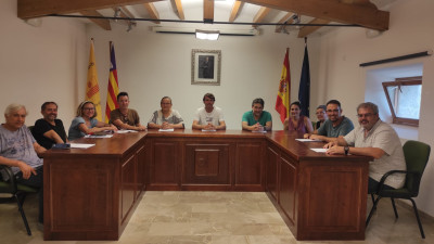 la corporació local, en sessió plenària